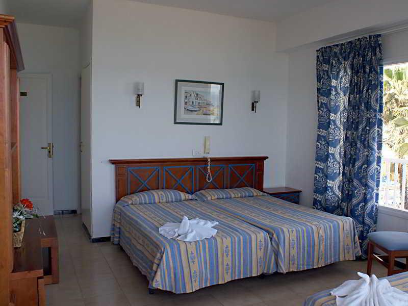 Hotel Goya Cala Millor  Eksteriør billede